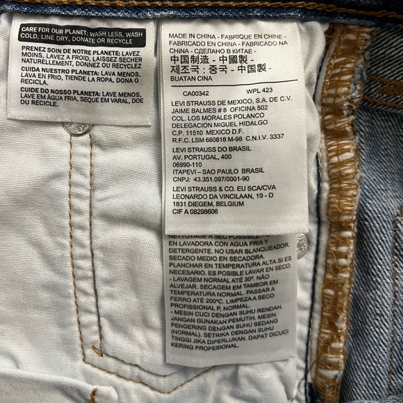 Levi's  501 Classic Light Blue Frayed Denim Shorts - Picture 5 of 6